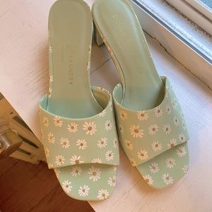 Beautiful shoe. Never been worn.